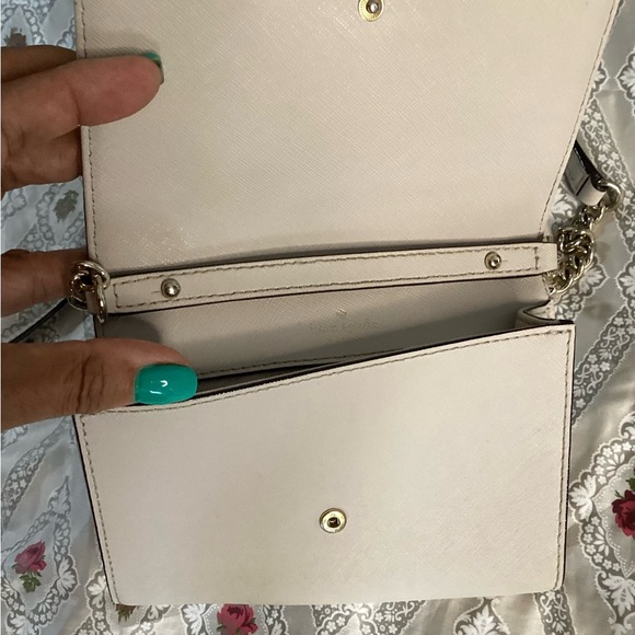 Kate Spade Beige Crossbody Bag with Gold Chain - Picture 6 of 14